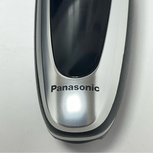 Panasonic Eletric shaver with case - Picture 3 of 14